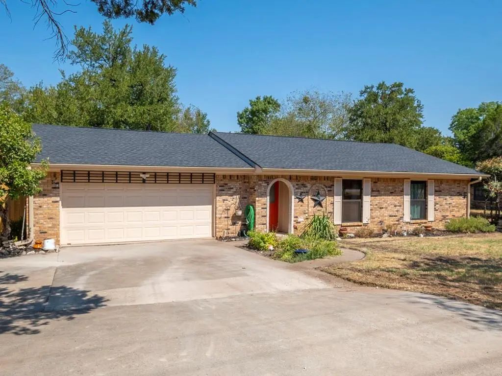 408 Heritage Trail, Granbury