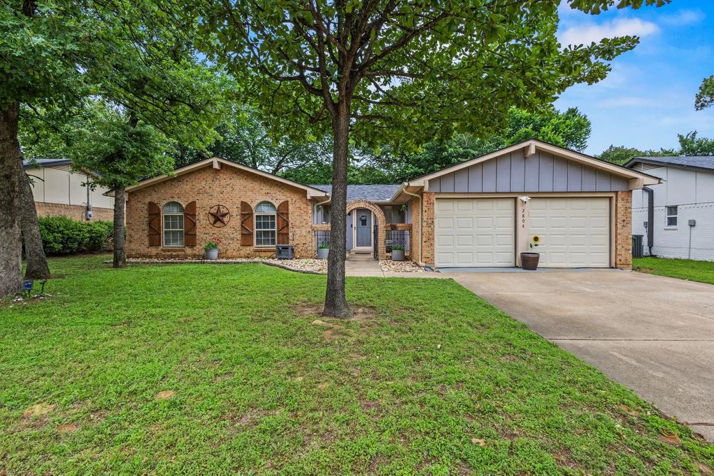 2804 Mintwood Place, Arlington