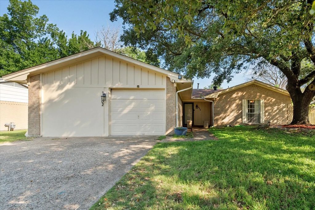 402 Carol Avenue, Corsicana