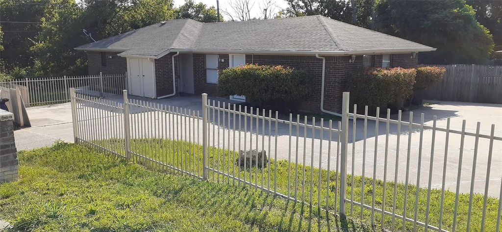 2801 19th Street B, Fort Worth