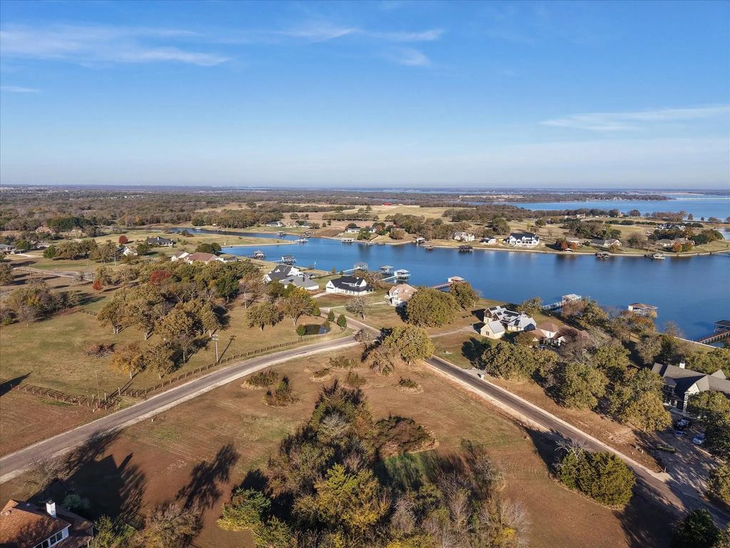 Lot 83 El Barco, Corsicana