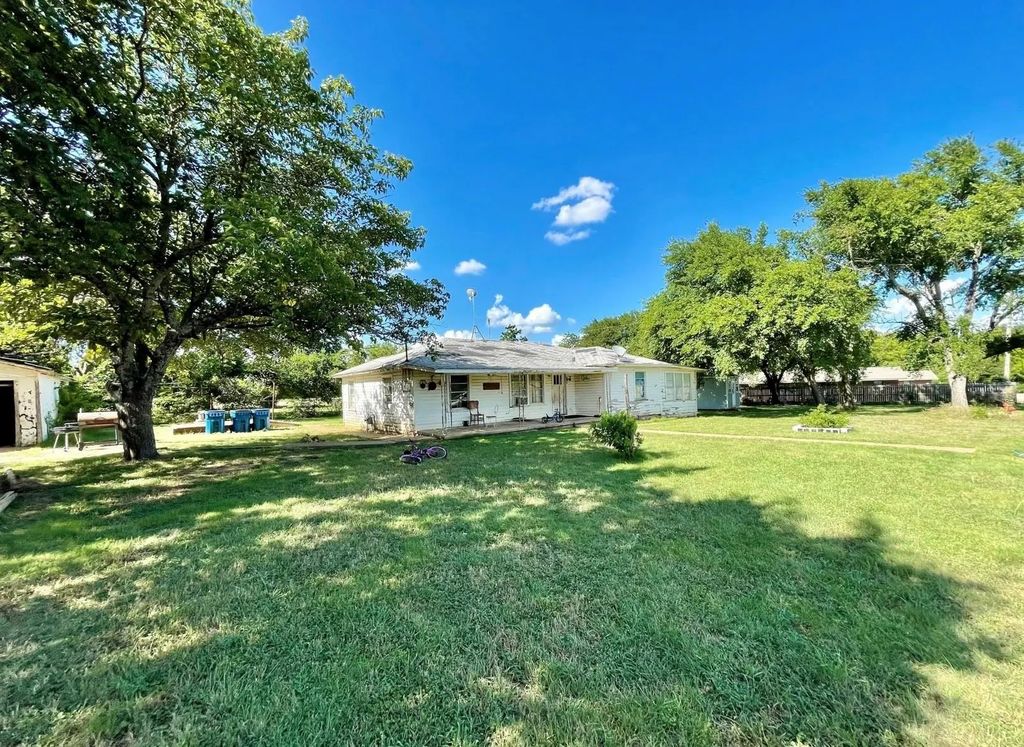 514 W Roosevelt Avenue, Whitney