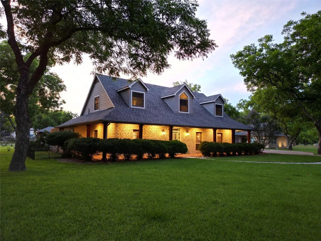 6405 Secretariat Court, Granbury