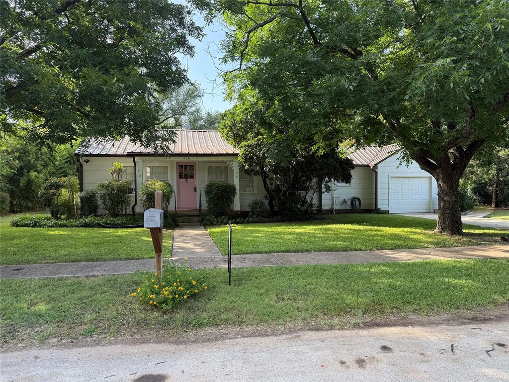 1106 Morris Street, Brownwood