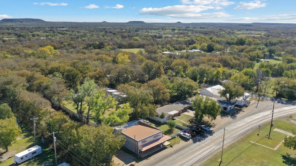 209 S Mingus Boulevard, Mingus