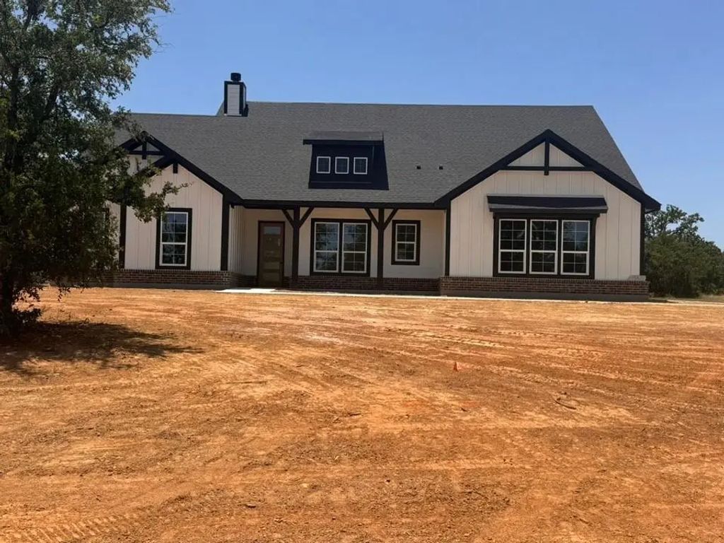 165 Oak Grove Way, Springtown