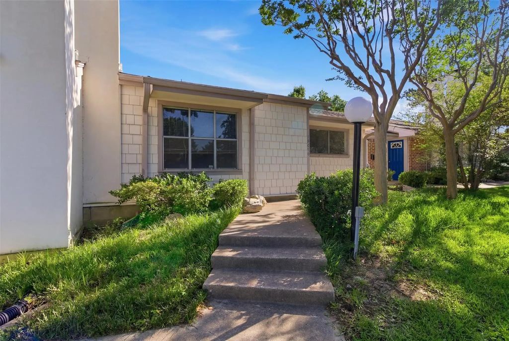 13610 Brookgreen Drive, Dallas