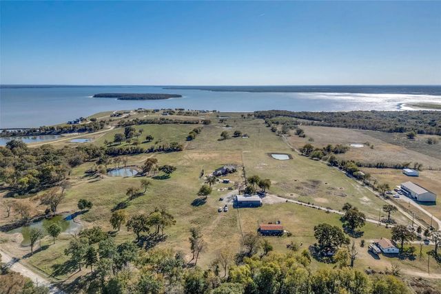 15675 County Road 4024, Kemp