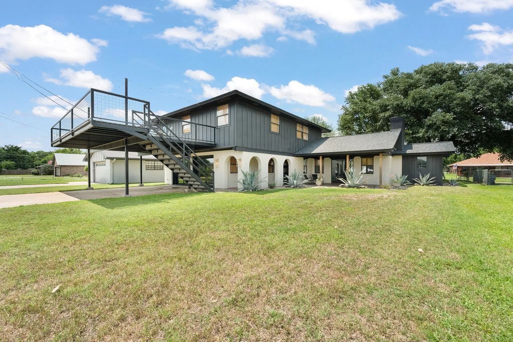 3708 Coral Sands Court, Granbury