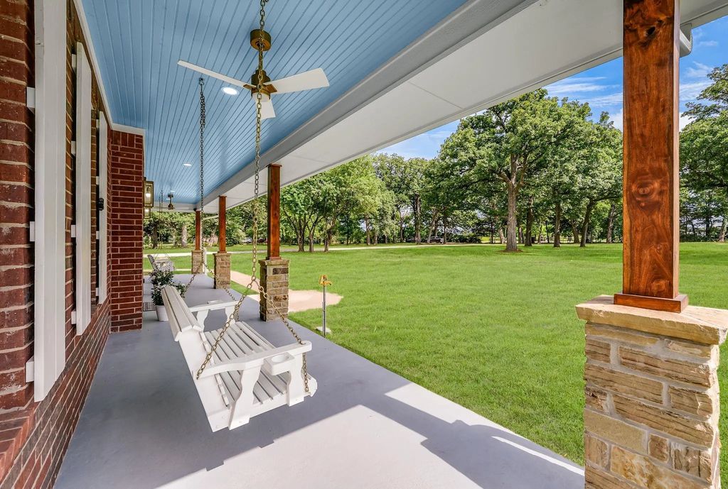 1037 Harrison Road, Denison