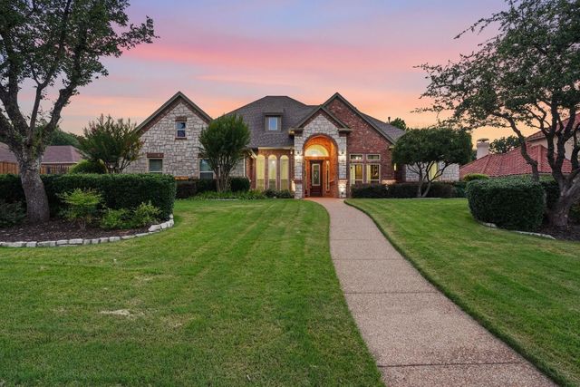 1016 Meandering Woods Drive, Keller
