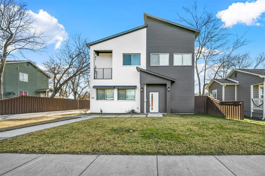 204 N Getzendaner Street, Waxahachie