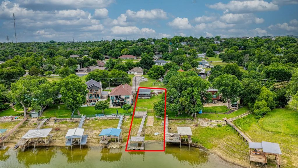 1028 W Lake Drive, Weatherford