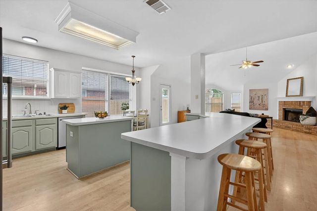 3841 Centenary Drive, Denton