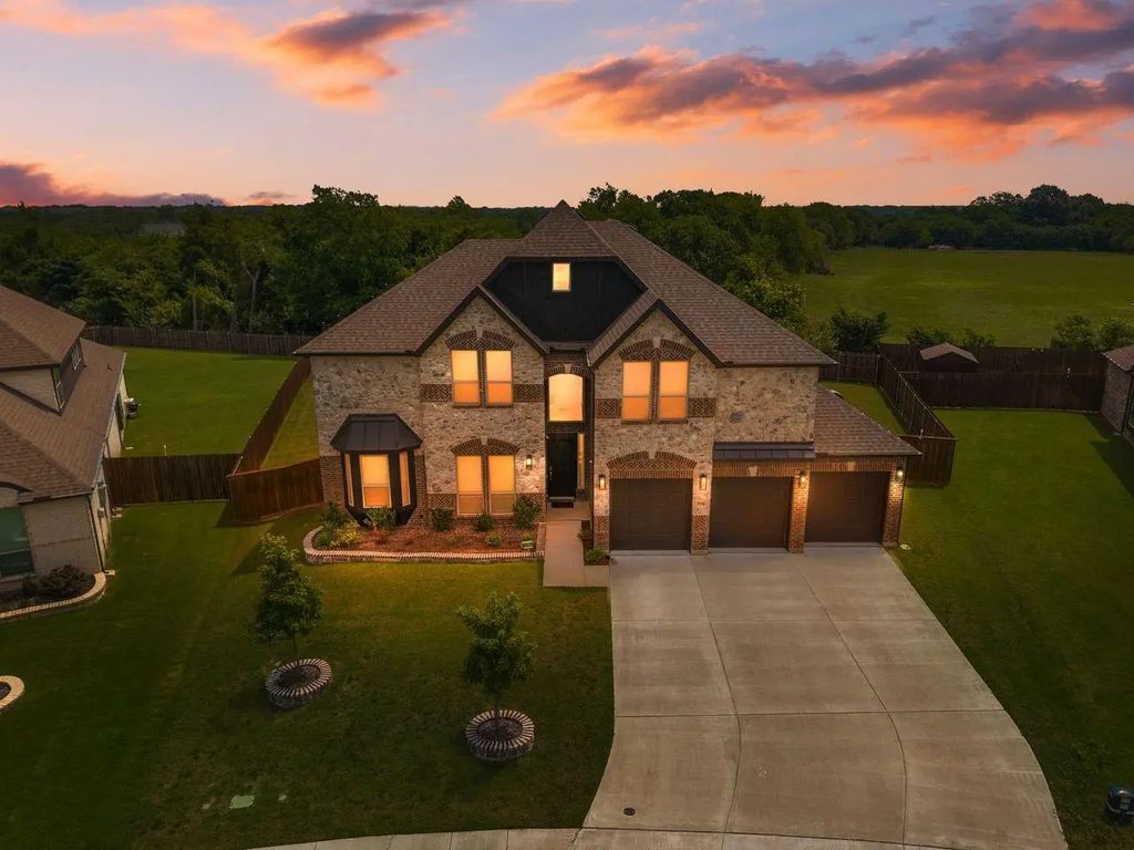 1938 Silver Creek Lane, Cedar Hill