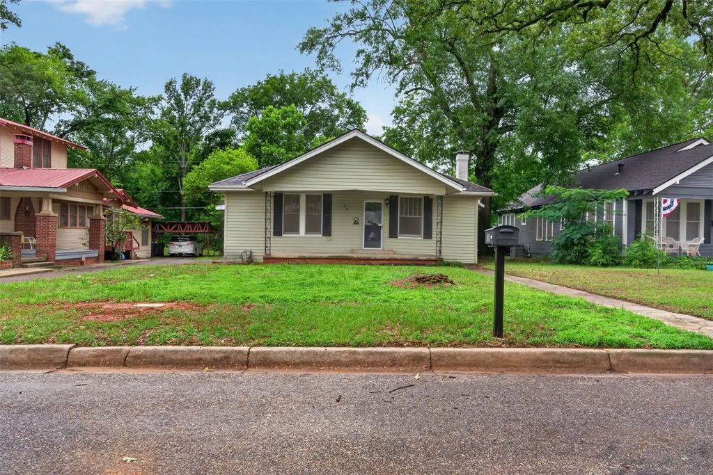 106 Washington Place S, Marshall
