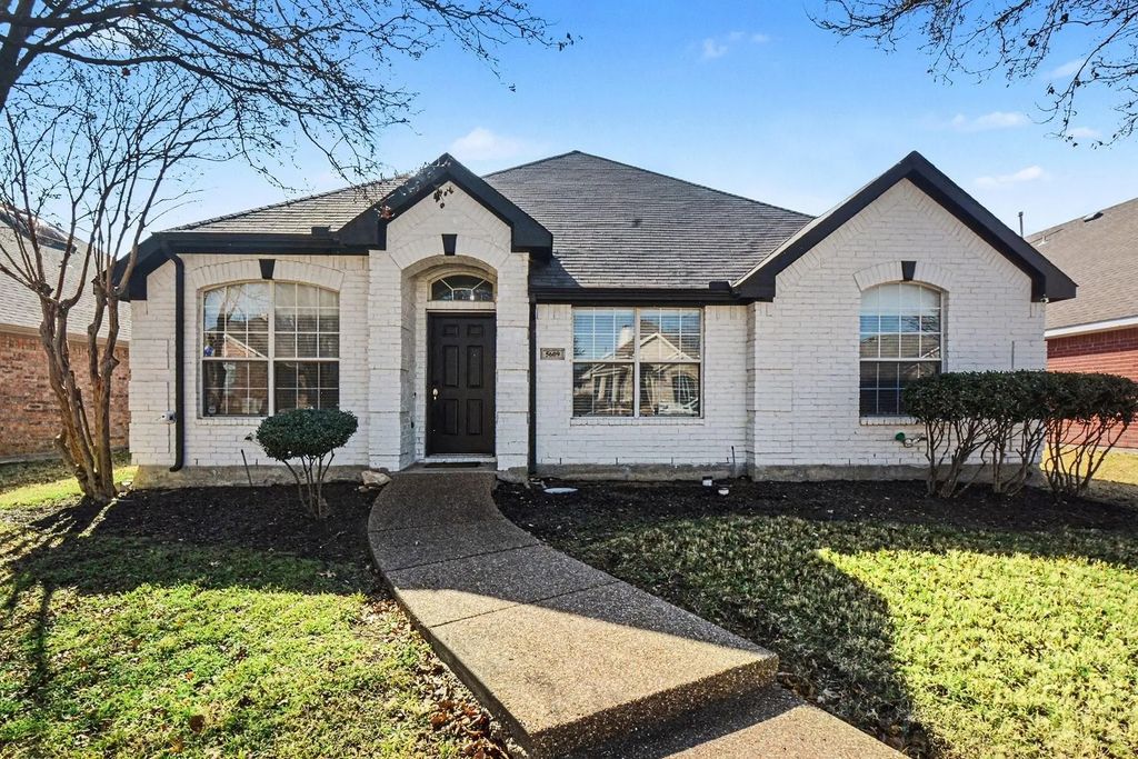 5609 Phoenix Drive, The Colony