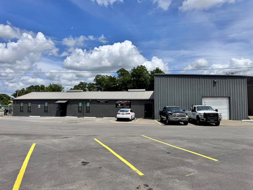 1010 Contractors Circle C, Bossier City