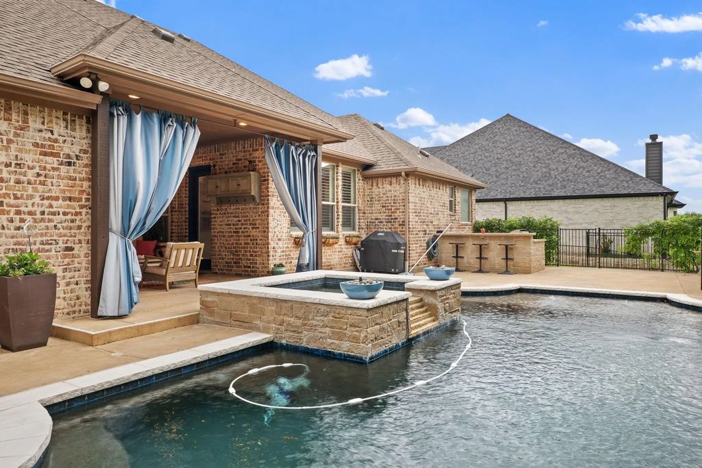 12540 Indian Creek Drive, Fort Worth