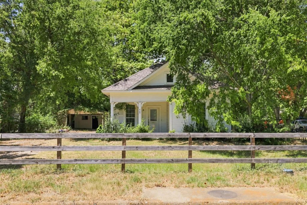 409 S Boyd Street, Lindale