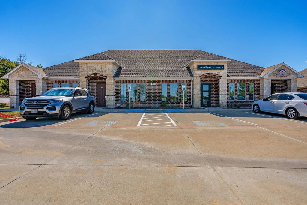 8212 Liberty Grove Road 100 & 200, Rowlett