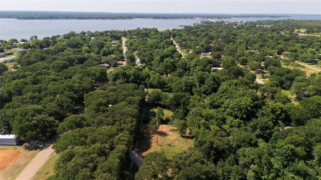 Christi Dale Circle, Gun Barrel City