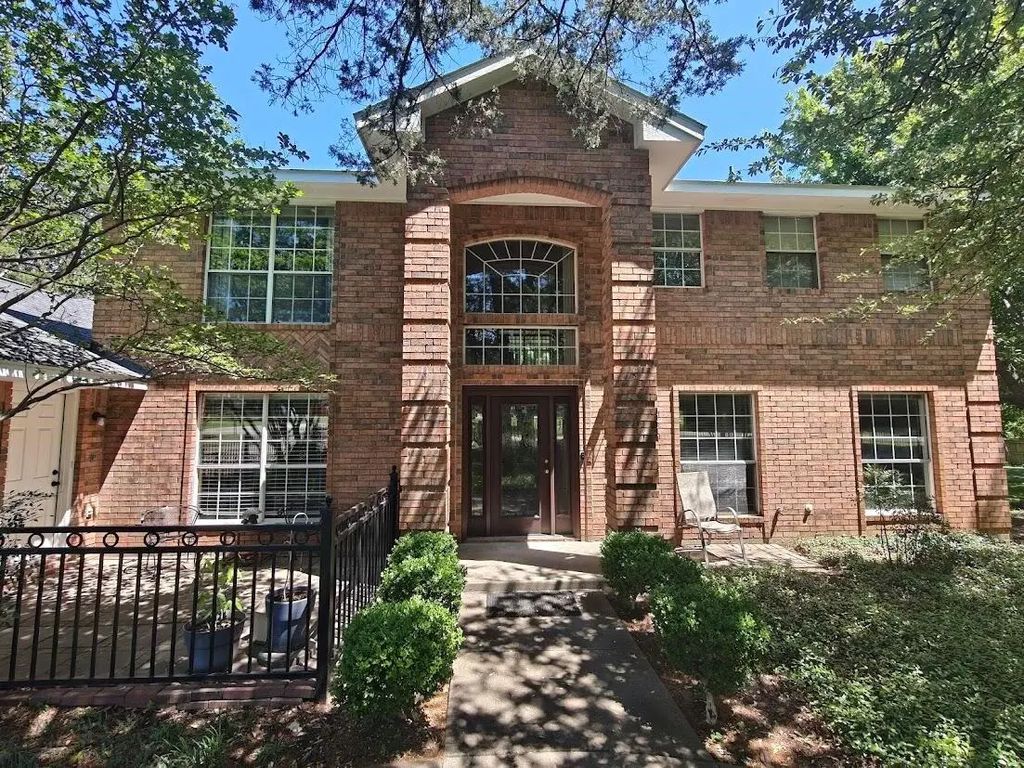 5210 Cliff Haven Drive, Dallas