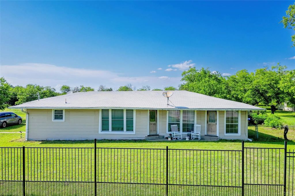 5073 State Highway 7, Marlin