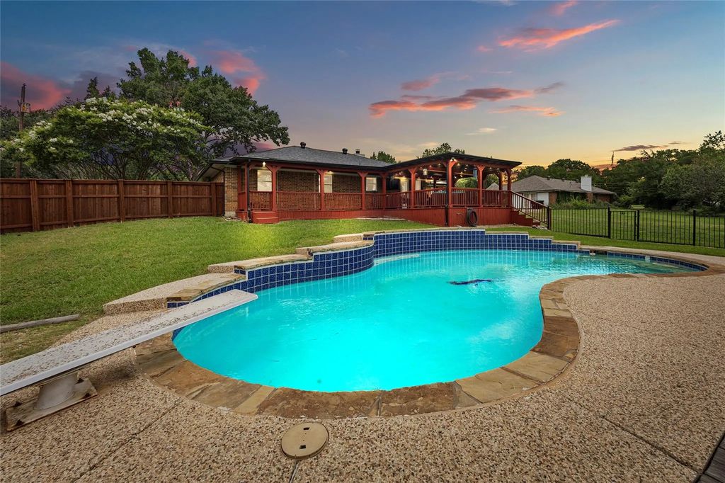 116 Willow Lake Lane, Crandall