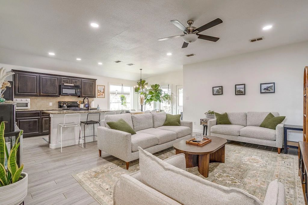 100 Tall Meadow Street, Azle