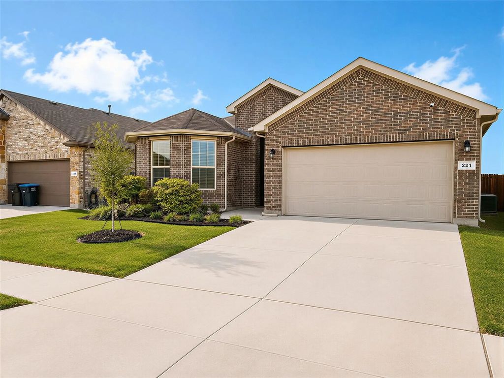 221 Oldcastle Way, Fort Worth