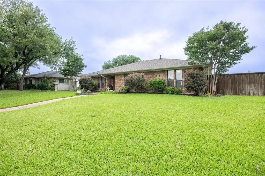 2223 Valley Mill, Carrollton