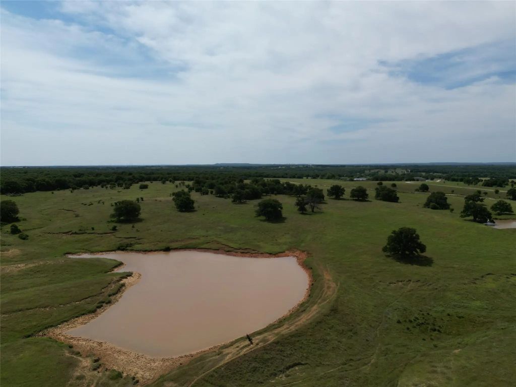 2116 Fm-3301, Nocona