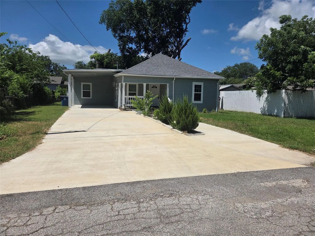 203 E Ann Street, Kaufman