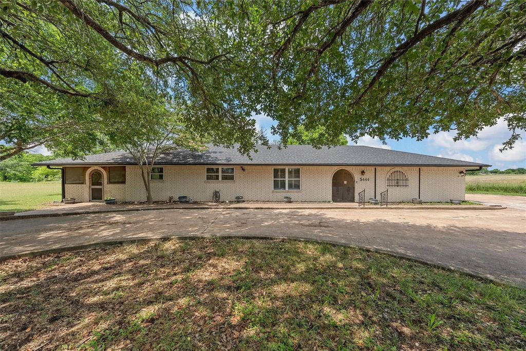 5444 Old Lorena Road, Lorena