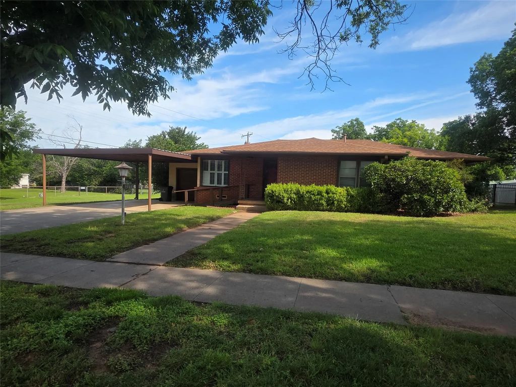 1213 Hillcrest Drive, Graham