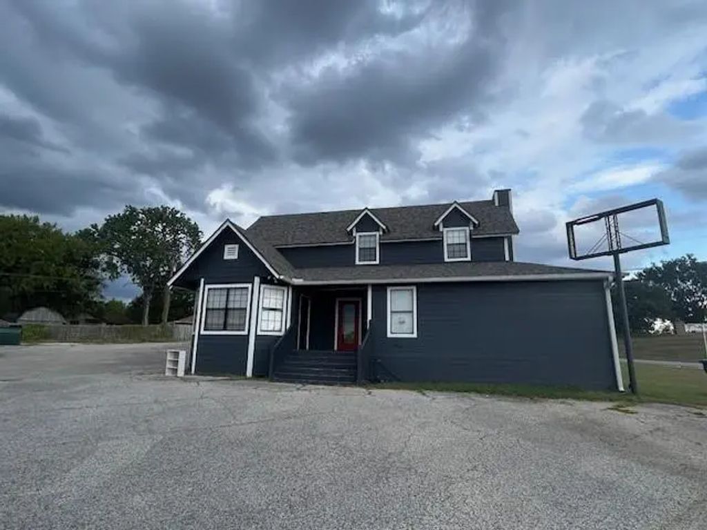 101 W Us Highway 69, Denison