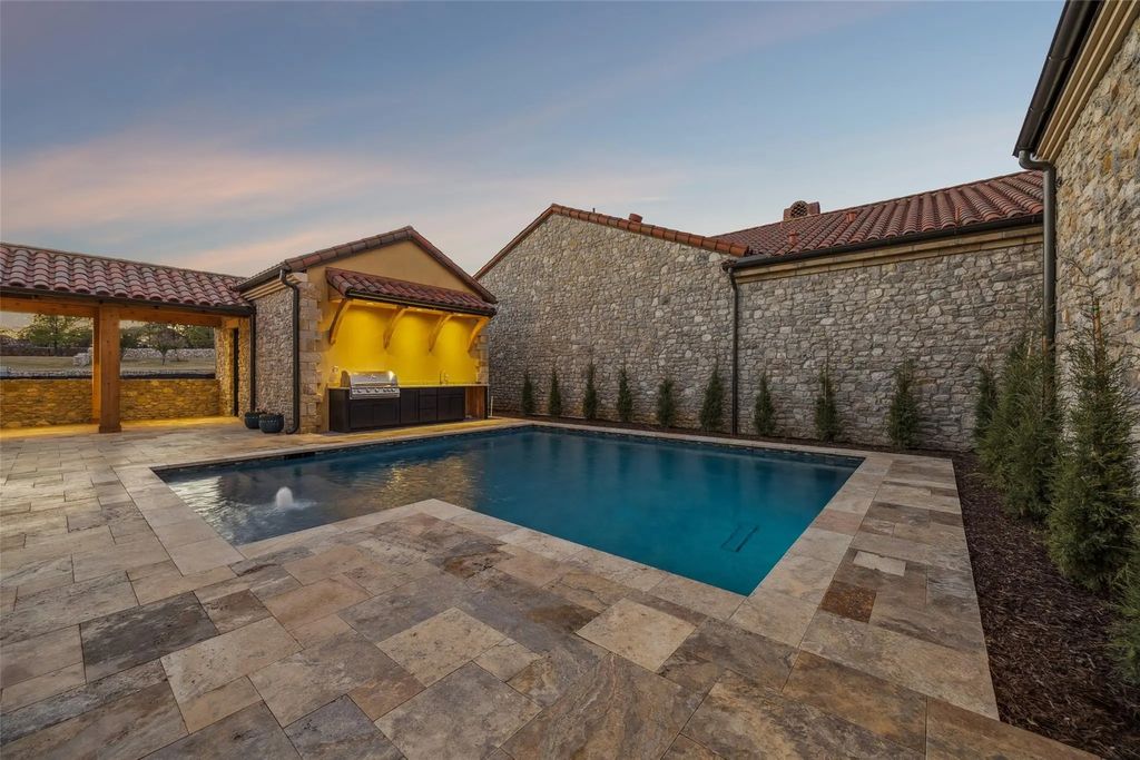 16 Catalonia Drive, Westlake