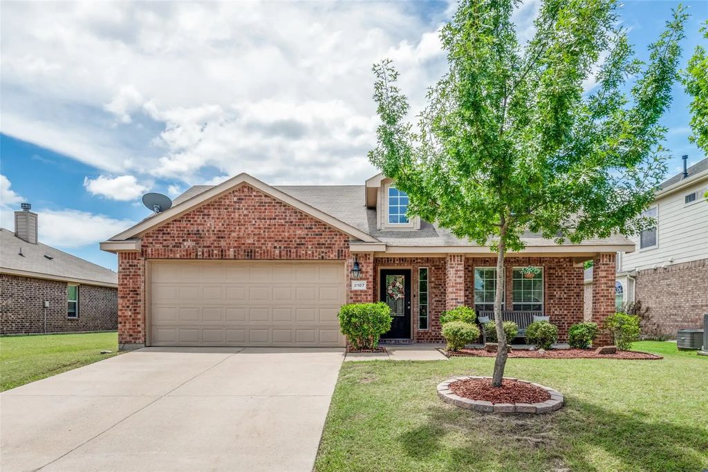 2107 Thistle Lane, Forney