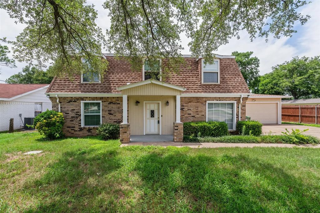 4102 Apache Trail Court, Granbury