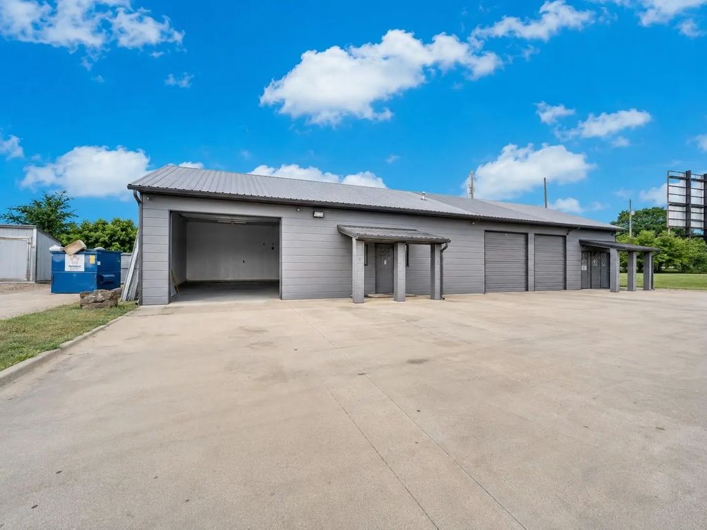 1650 Fm 66 1a, Waxahachie