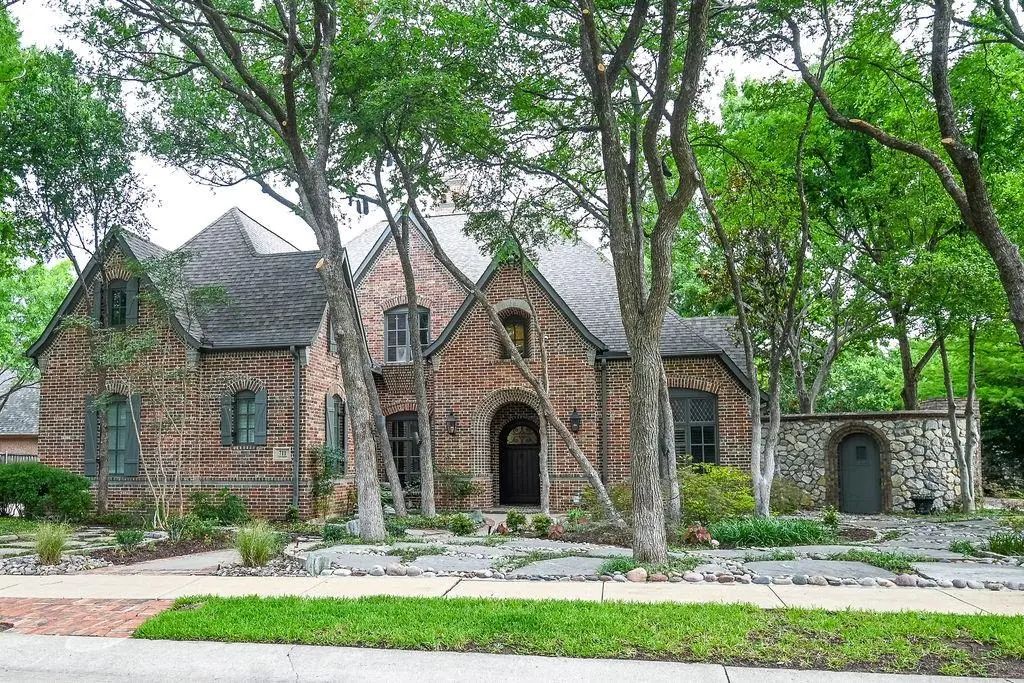 711 Lexington Avenue, Coppell