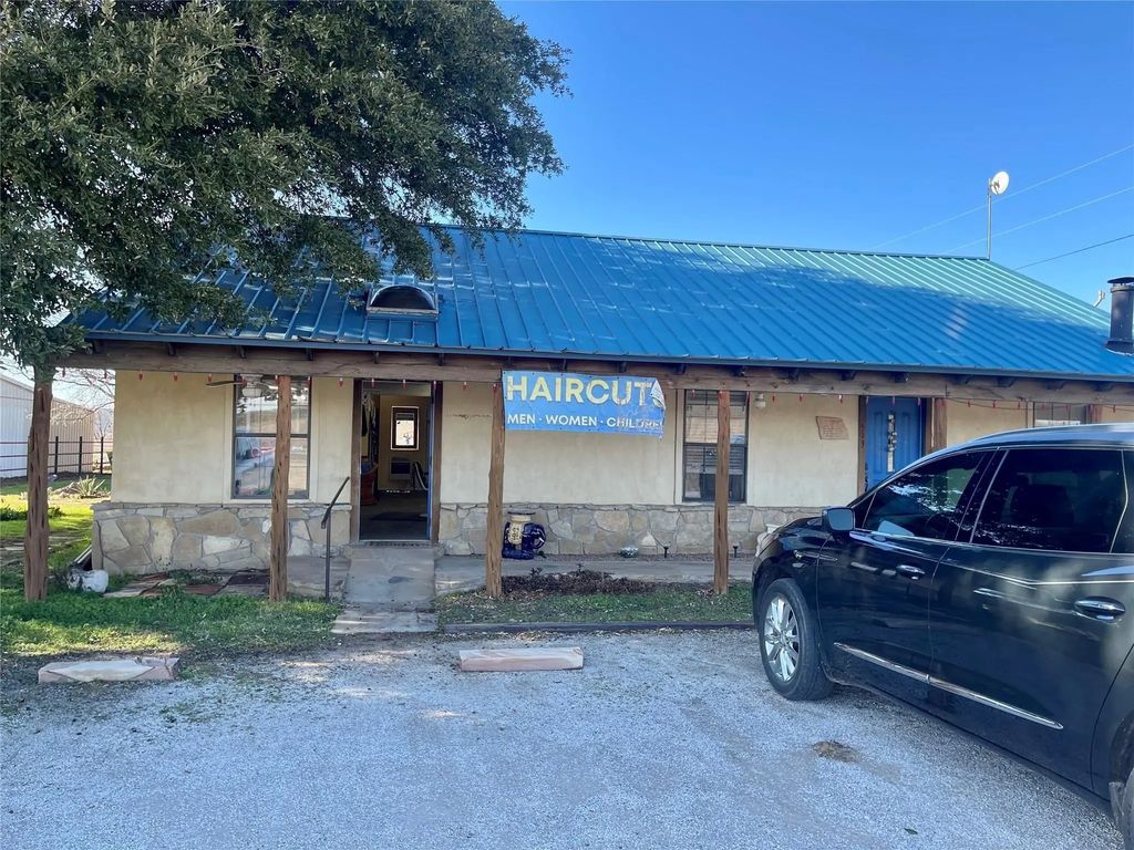 513 Fm 2353 N, Possum Kingdom Lake