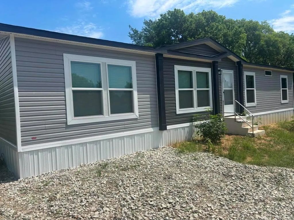1429 Oak Hill Drive, Kemp