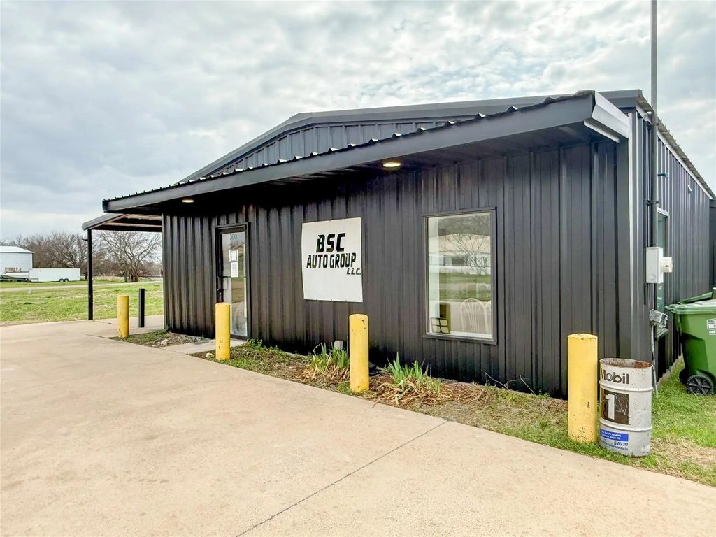 300 E Railroad Avenue, Godley