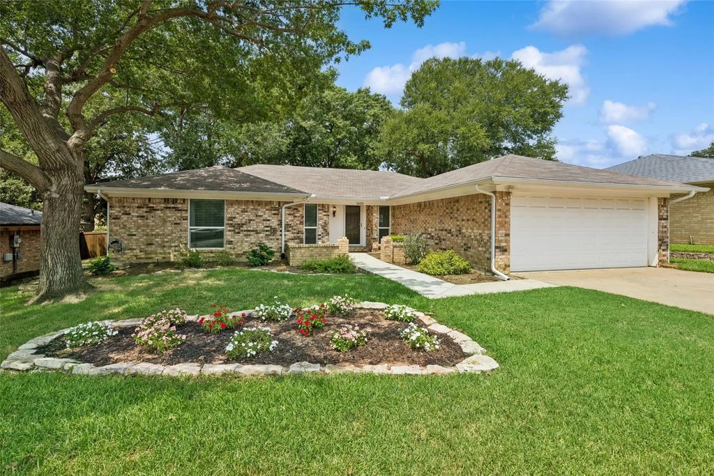 1605 Bedford Oaks Drive, Bedford