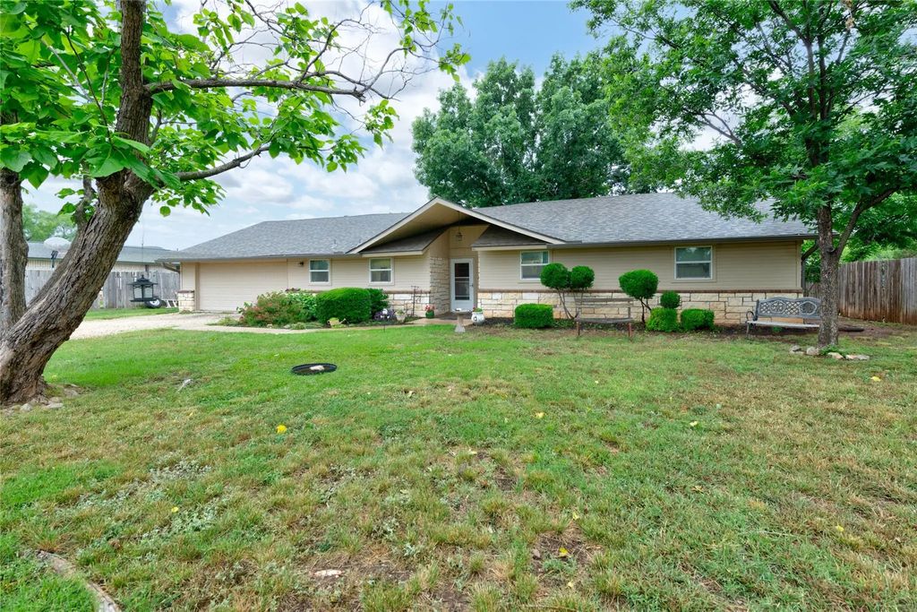 1033 Wolfe Road A, Abilene