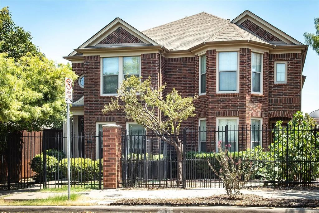 2410 Knight Street, Dallas
