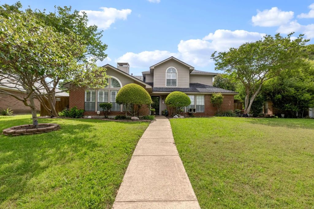 1317 Elk Grove Drive, Richardson