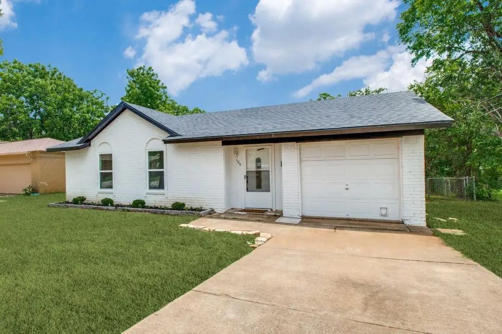 109 Sunset Drive, Euless